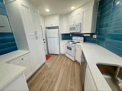 3 Greenway Village 101 N