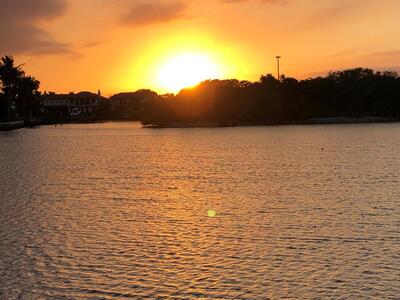 533 Oak Harbour Drive, Juno Beach, FL 33408