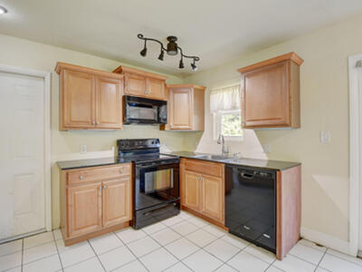 811 SE 3rd Avenue, Delray Beach, FL 33483