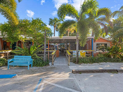 3320 NE Pineapple Avenue, Jensen Beach, FL 34957