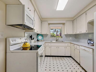 124 Sandal Lane, Palm Beach Shores, FL 33404