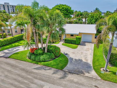 124 Sandal Lane, Palm Beach Shores, FL 33404