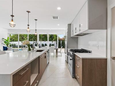 902 SW 27th Place, Boynton Beach, FL 33435