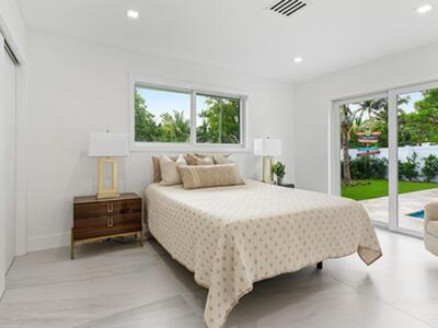 902 SW 27th Place, Boynton Beach, FL 33435