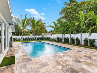 902 SW 27th Place, Boynton Beach, FL 33435