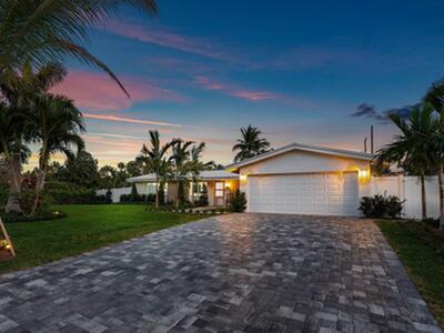 902 SW 27th Place, Boynton Beach, FL 33435
