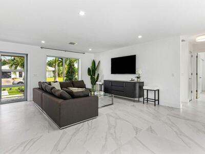 902 SW 27th Place, Boynton Beach, FL 33435