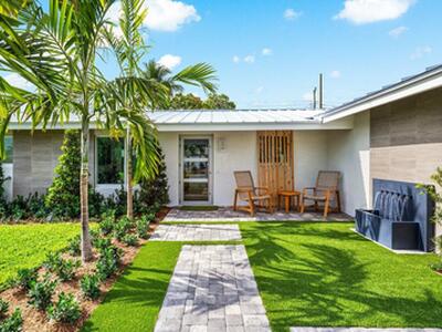 902 SW 27th Place, Boynton Beach, FL 33435