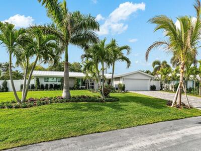 902 SW 27th Place, Boynton Beach, FL 33435