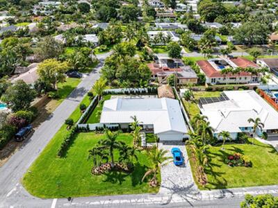 902 SW 27th Place, Boynton Beach, FL 33435