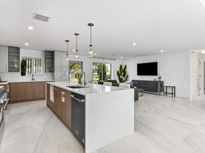 902 SW 27th Place, Boynton Beach, FL 33435