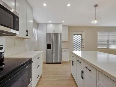 802 Burgundy Q, Delray Beach, FL 33484