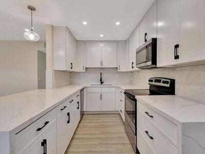 802 Burgundy Q, Delray Beach, FL 33484