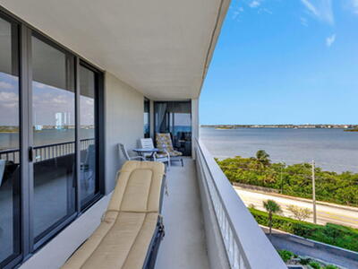 5550 N Ocean Drive, Singer Island, FL 33404