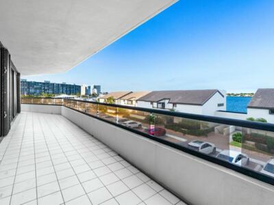 100 Lakeshore Drive, North Palm Beach, FL 33408