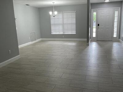 145 SW Hawthorne Circle, Port Saint Lucie, FL 34953