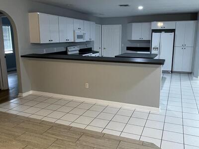 145 SW Hawthorne Circle, Port Saint Lucie, FL 34953