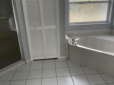 145 SW Hawthorne Circle, Port Saint Lucie, FL 34953