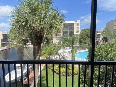 11 Royal Palm Way