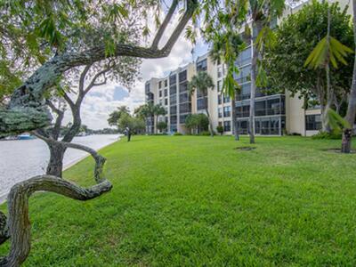 11 Royal Palm Way, Boca Raton, FL 33432