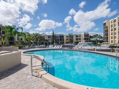 11 Royal Palm Way, Boca Raton, FL 33432