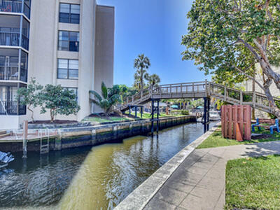 11 Royal Palm Way, Boca Raton, FL 33432