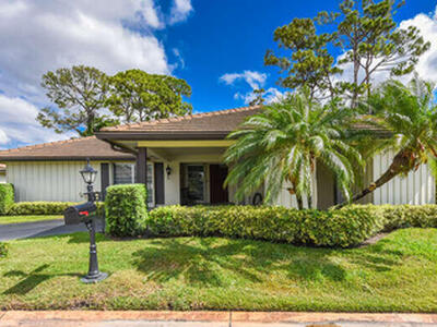 493 Forestview Drive, Atlantis, FL 33462