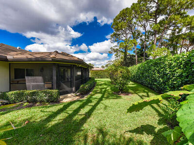 493 Forestview Drive, Atlantis, FL 33462