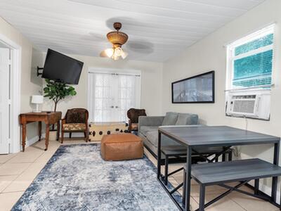 909 N Palmway, Lake Worth Beach, FL 33460