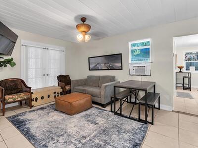 909 N Palmway, Lake Worth Beach, FL 33460