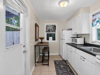 909 N Palmway, Lake Worth Beach, FL 33460