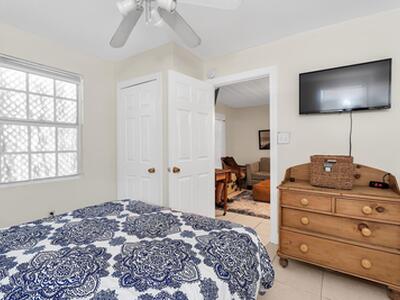 909 N Palmway, Lake Worth Beach, FL 33460