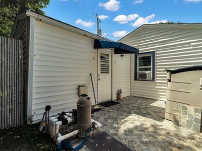 909 N Palmway, Lake Worth Beach, FL 33460