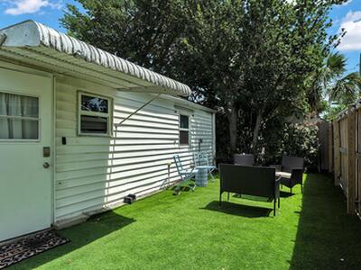 909 N Palmway, Lake Worth Beach, FL 33460