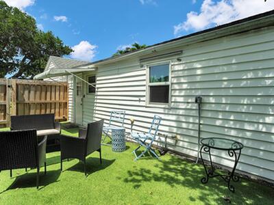 909 N Palmway, Lake Worth Beach, FL 33460