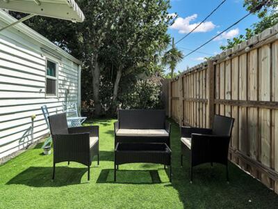 909 N Palmway, Lake Worth Beach, FL 33460