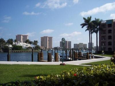 100 SE 5th Ph17 Avenue SE, Boca Raton, FL 33432