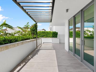 475 E Royal Palm Road, Boca Raton, FL 33432