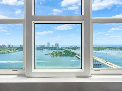 2640 Lake Shore Drive, Riviera Beach, FL 33404