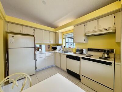 8279 Summerbreeze Lane, Boca Raton, FL 33496