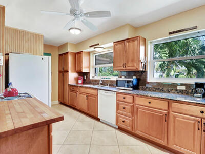 390 N Juno Lane, Juno Beach, FL 33408