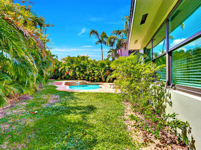 390 N Juno Lane, Juno Beach, FL 33408