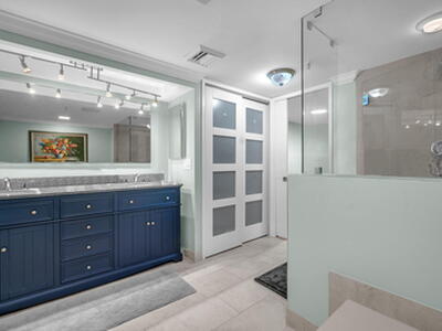 2480 Presidential Way, West Palm Beach, FL 33401