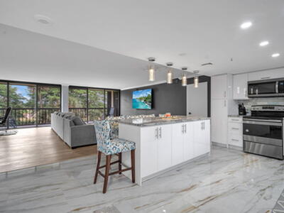 2480 Presidential Way, West Palm Beach, FL 33401
