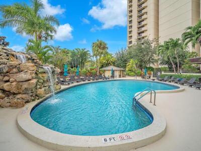 2480 Presidential Way, West Palm Beach, FL 33401