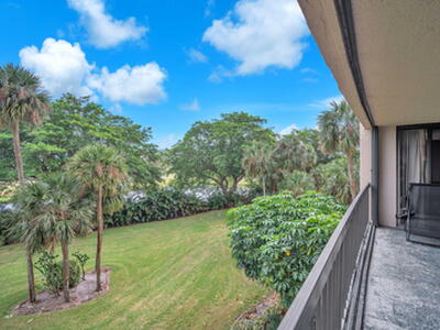 2480 Presidential Way, West Palm Beach, FL 33401