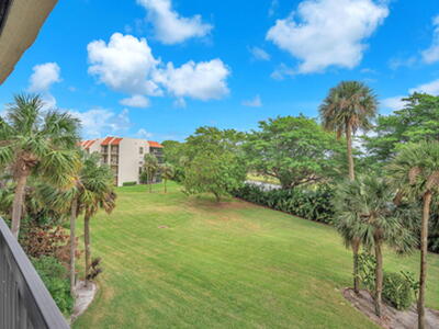 2480 Presidential Way, West Palm Beach, FL 33401