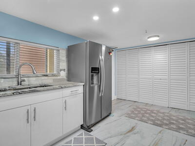 2480 Presidential Way, West Palm Beach, FL 33401