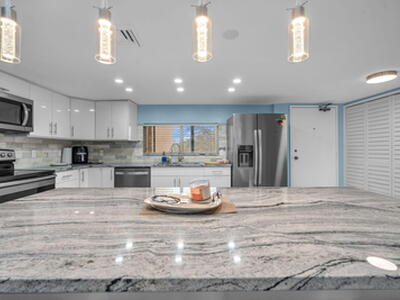 2480 Presidential Way, West Palm Beach, FL 33401