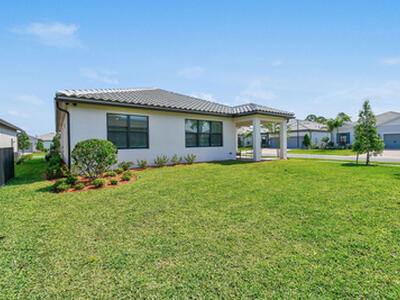 758 SE Courances Drive, Port Saint Lucie, FL 34984